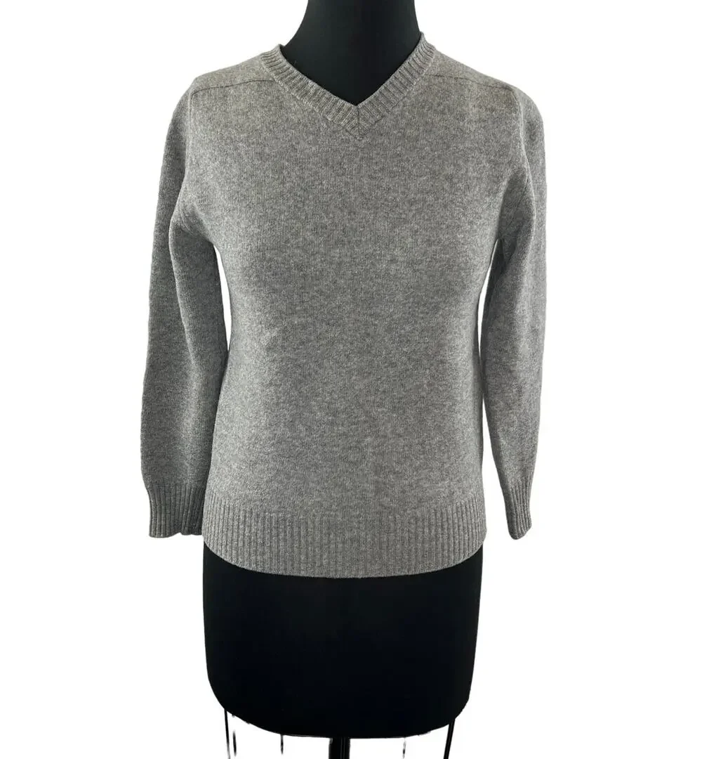A.P.C. Gray Knit Long Sleeve V-Neckline Ribbed Hem & Cuffs Pullover Sweater XS?